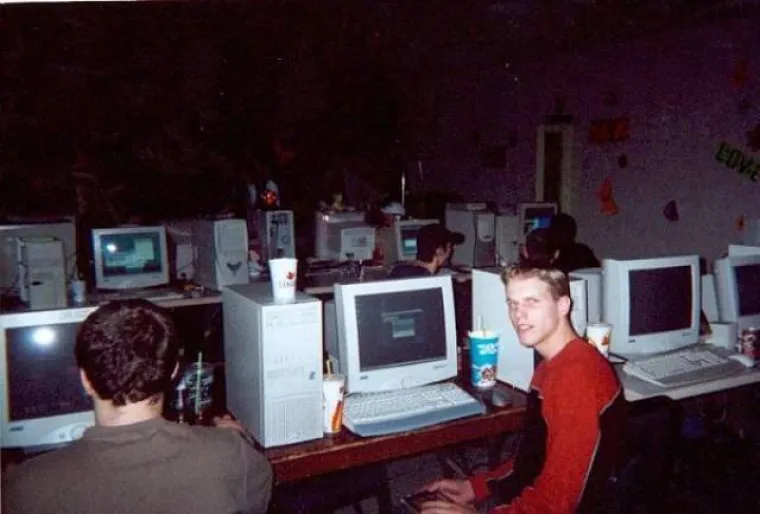 SJEĆATE LI SE OVIH ČUDNOVATIH STVARI IZ DEVEDESETIH? Ova doza nostalgije vratit će vas u prošlost