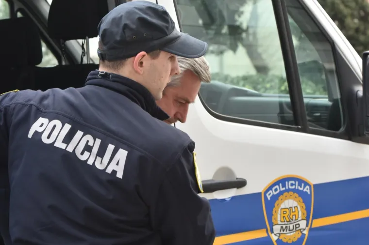 Posvađali se oko pristupnog puta: Ovo je mu&scaron;karac koji je pajserom prebio staricu u Medulinu