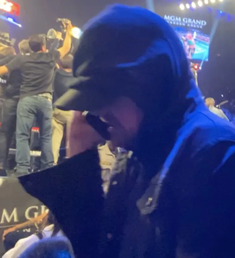 Britanski boksač Tyson Fury (31) osvojio je naslov svjetskog prvaka u teškoj kategoriji po WBC verziji jutros po hrvatskom vremenu, nakon što je noćas u Las Vegasu u MGM Grand Areni pred 17.000 gledatelja tehničkim nokautom u sedmoj rundi pobijedio branitelja naslova Amerikanca Deontayja Wildera (34).