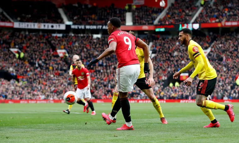 [FOTO] NIKAD OVAKO NEŠTO NIJE IZVEO: Old Trafford je nakon toga pao u trans; Ovo je za rubriku vjerovali ili ne