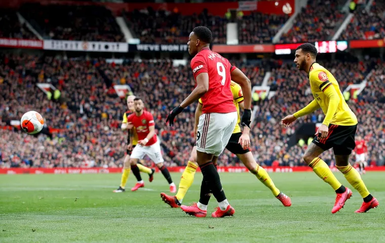 [FOTO] NIKAD OVAKO NEŠTO NIJE IZVEO: Old Trafford je nakon toga pao u trans; Ovo je za rubriku vjerovali ili ne