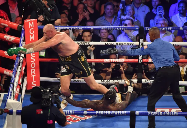 Wilder je titulu svjetskog prvaka po WBC verziji držao od 2015. godine i nakon 42 pobjede doživio je prvi poraz u karijeri.
Foto: Mark RALSTON / AFP / Profimedia