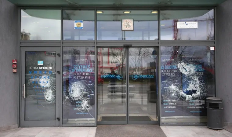 Razbijena stakla na klinici velikog me&scaron;tra hrvatskih masona, oftamologa Nikice Gabrića