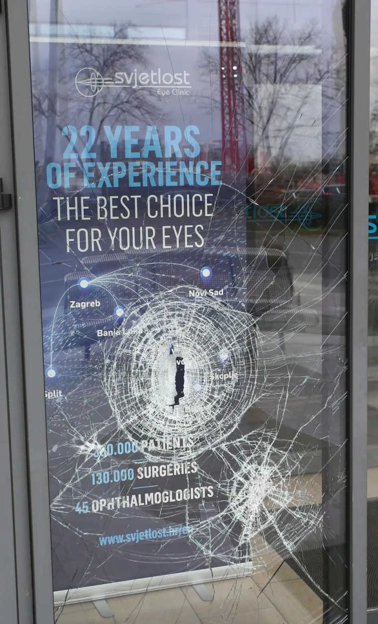 Razbijena stakla na klinici velikog me&scaron;tra hrvatskih masona, oftamologa Nikice Gabrića