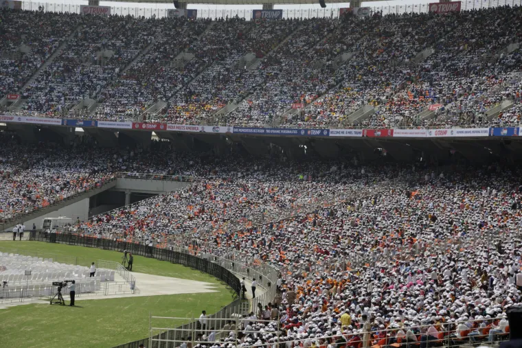 Sprema se veliki sporazum: Vi&scaron;e od 100.000 Indijaca srdačno pozdravilo američkog predsjednika