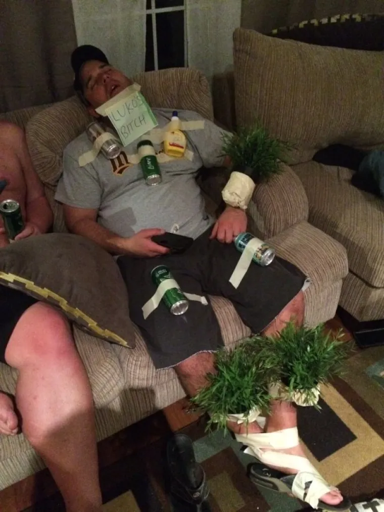 A KAKO STE VI PROVELI VIKEND? Ova ekipa se recimo dosta slabo svega sjeća, ali srećom postoje dokazi...