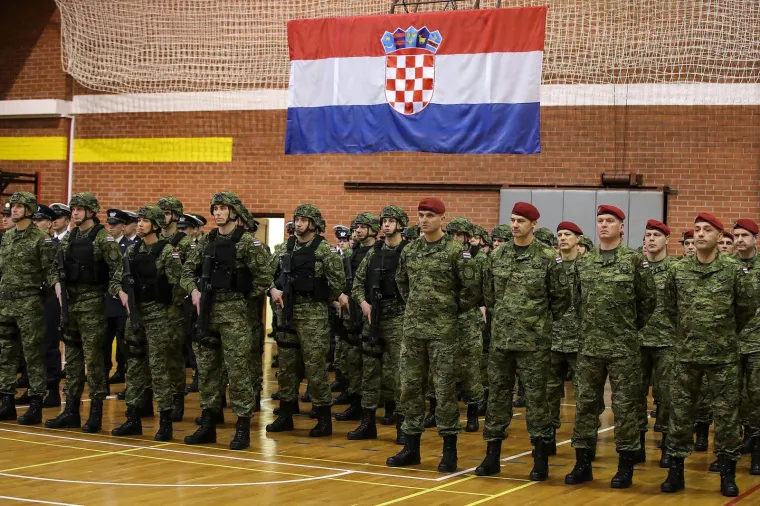 Predsjednik Milanović poslao poruku vojnicima: 'Ostanite elita, vi ste izabrani jer ste bolji od ostalih'