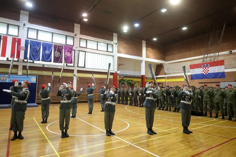 Predsjednik Milanović poslao poruku vojnicima: 'Ostanite elita, vi ste izabrani jer ste bolji od ostalih'