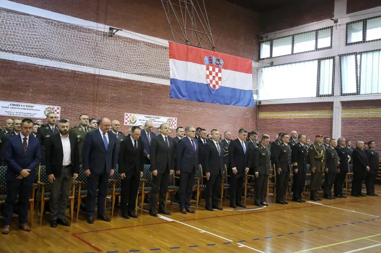 Predsjednik Milanović poslao poruku vojnicima: 'Ostanite elita, vi ste izabrani jer ste bolji od ostalih'