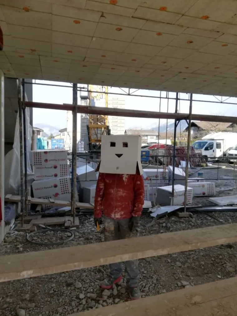 EVO ŠTO LJUDI ZAPRAVO RADE DOK SU NA POSLU: Neki su ovaj put stvarno pretjerali, pa pogledajte ih samo...