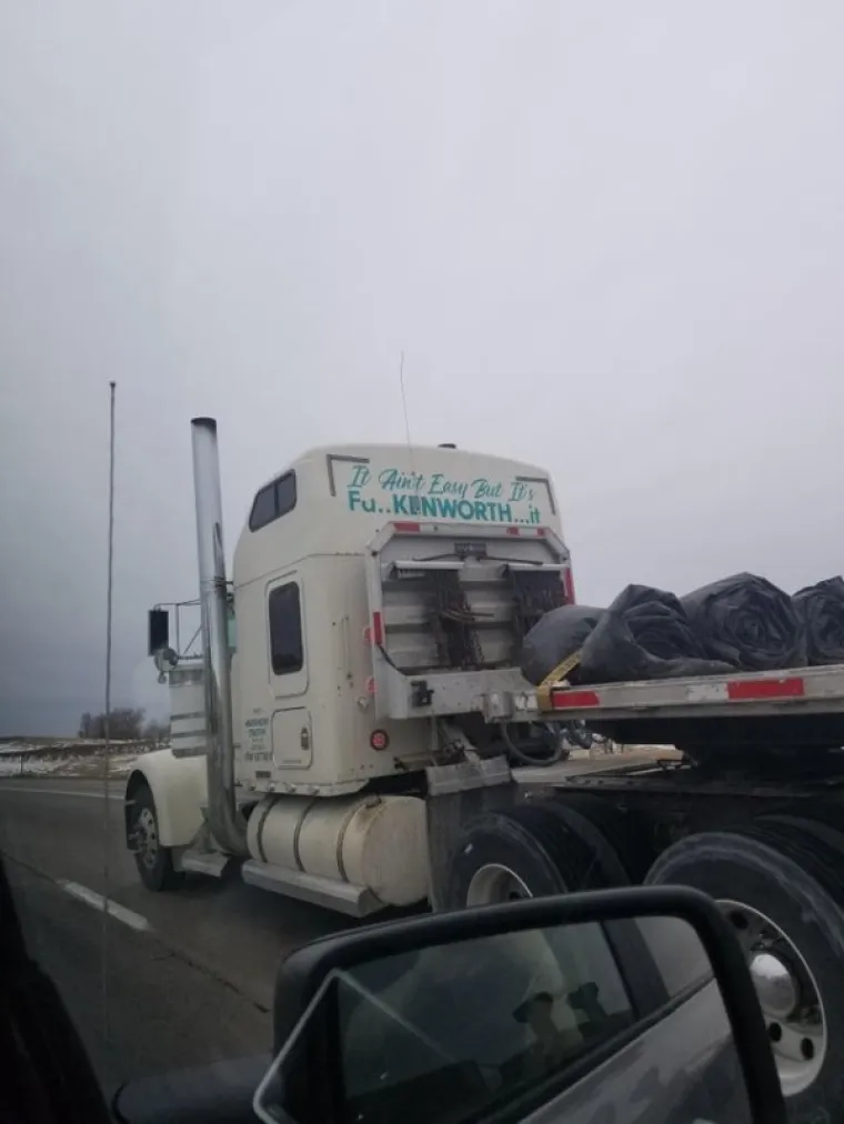 EVO ŠTO LJUDI ZAPRAVO RADE DOK SU NA POSLU: Neki su ovaj put stvarno pretjerali, pa pogledajte ih samo...