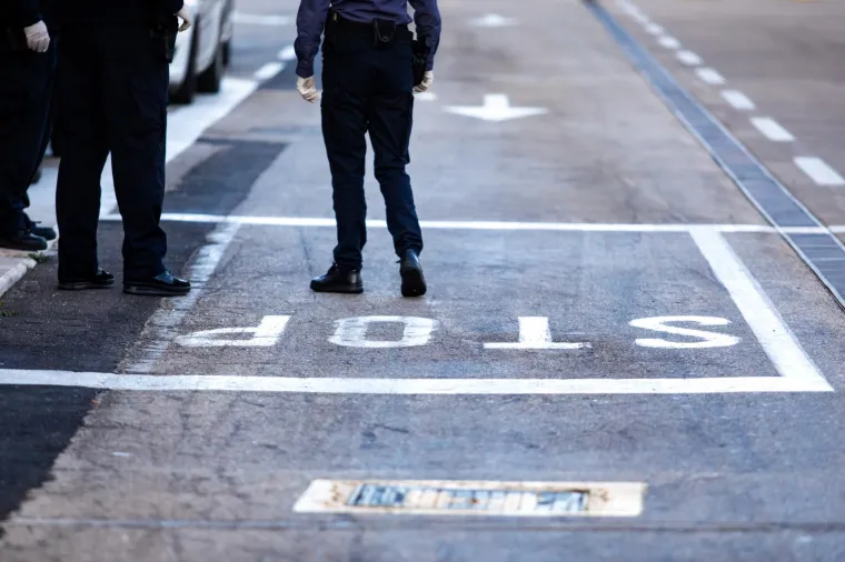 Opasnost od &scaron;irenja koronavirusa: Trajekt iz Italije u Splitu dočekali policajci s maskama i rukavicama