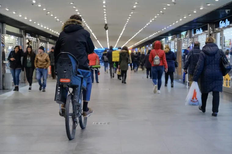 Zagrepčane nije strah: Bez obzira na koronavirus nastavljaju voditi normalan život