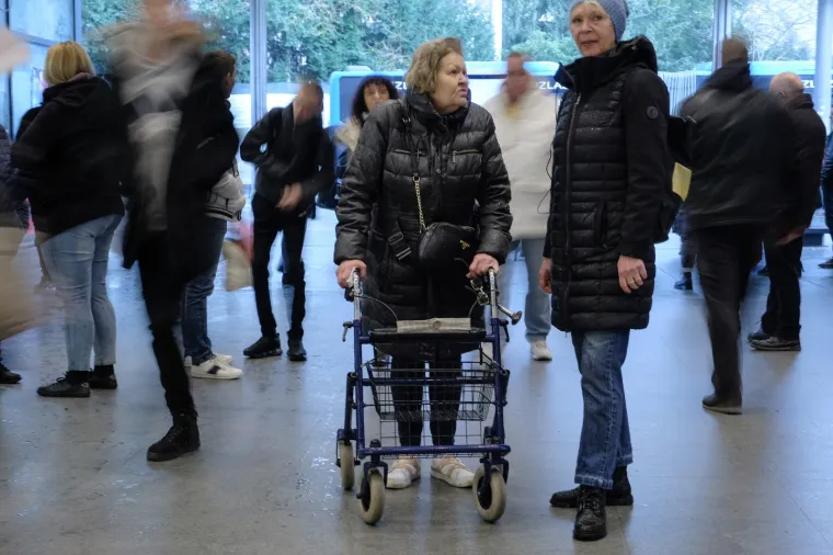 Zagrepčane nije strah: Bez obzira na koronavirus nastavljaju voditi normalan život