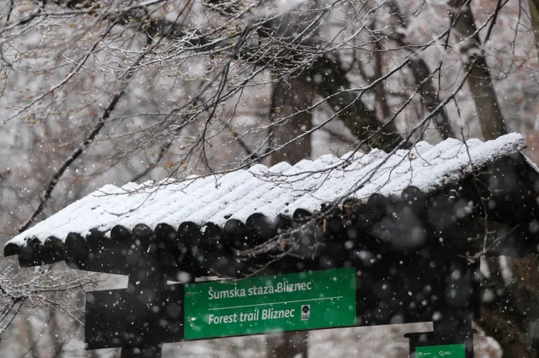 Zima pokazala zube: Snježni pokrivač zabijelio Liku i Sljeme, pogledajte idilične prizore