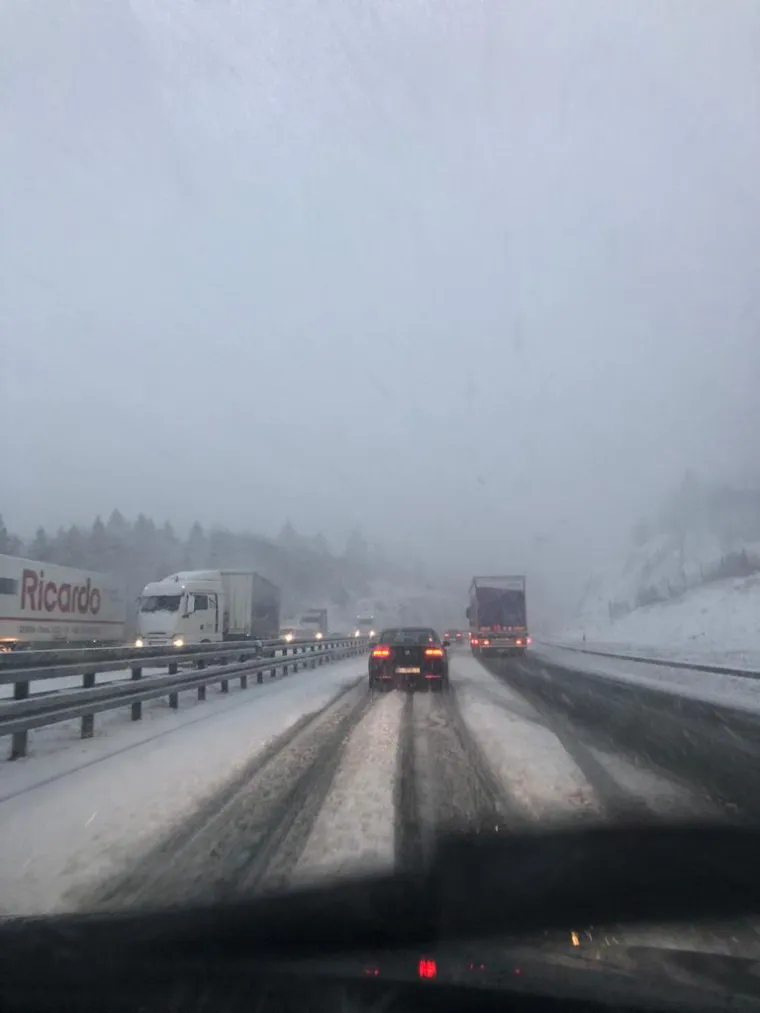 Zima pokazala zube: Snježni pokrivač zabijelio Liku i Sljeme, pogledajte idilične prizore