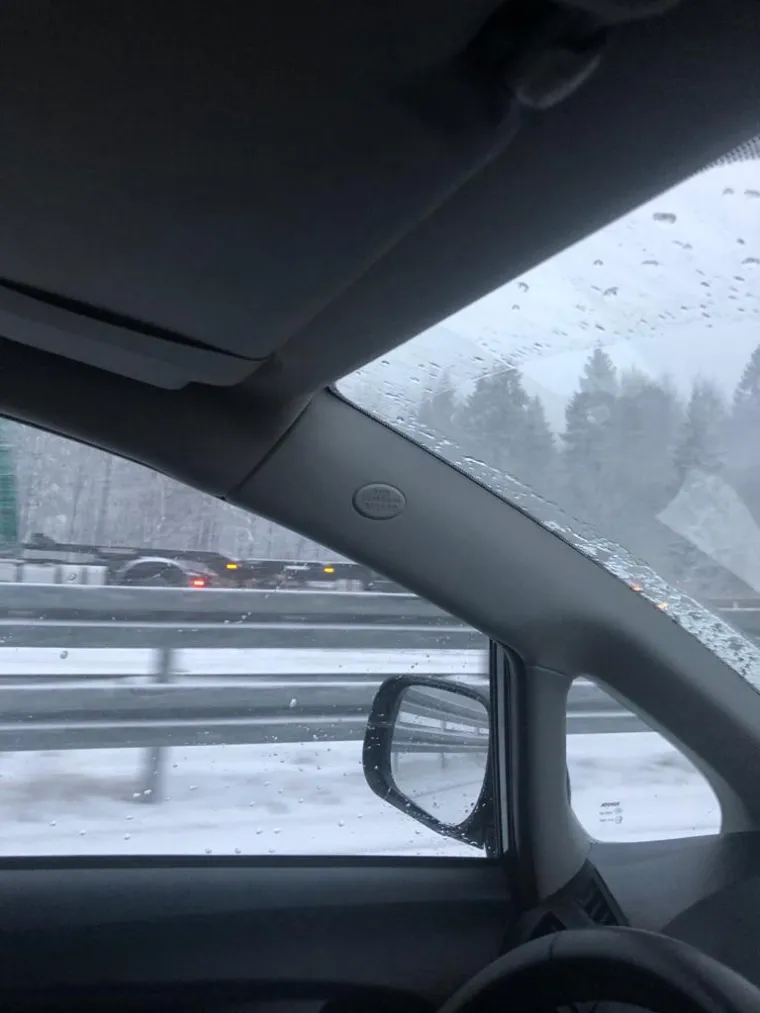 Zima pokazala zube: Snježni pokrivač zabijelio Liku i Sljeme, pogledajte idilične prizore