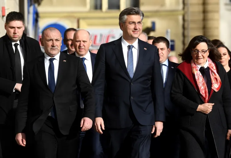 Plenković predao vi&scaron;e od 45.000 potpisa za predsjednika HDZ-a: 'Uvjereni smo da ćemo pobijediti'
