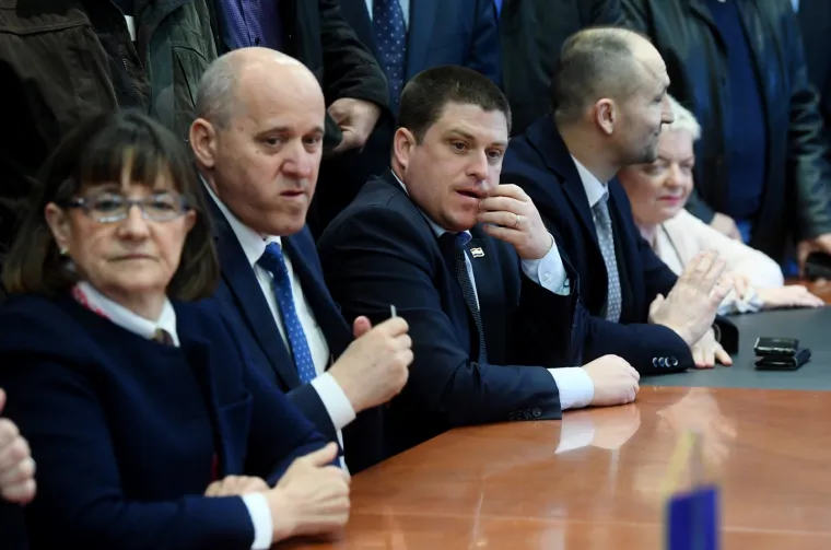 Plenković predao vi&scaron;e od 45.000 potpisa za predsjednika HDZ-a: 'Uvjereni smo da ćemo pobijediti'