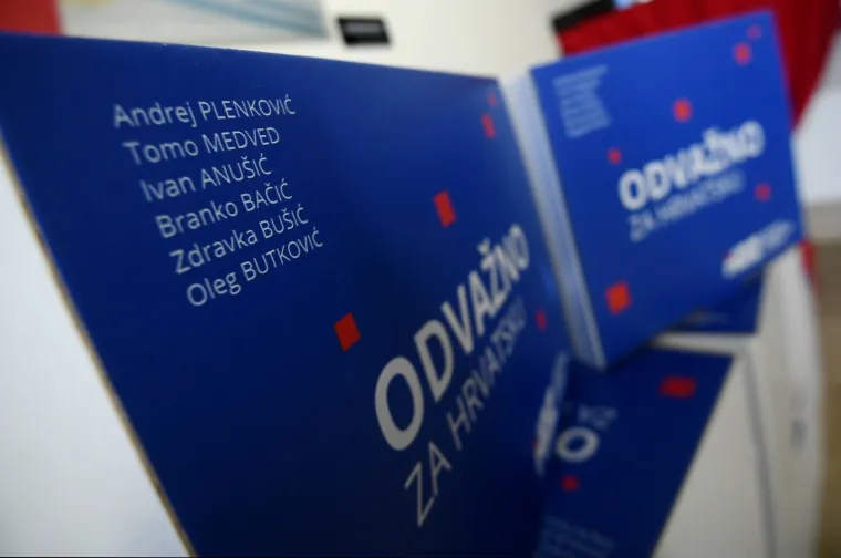 Plenković predao vi&scaron;e od 45.000 potpisa za predsjednika HDZ-a: 'Uvjereni smo da ćemo pobijediti'