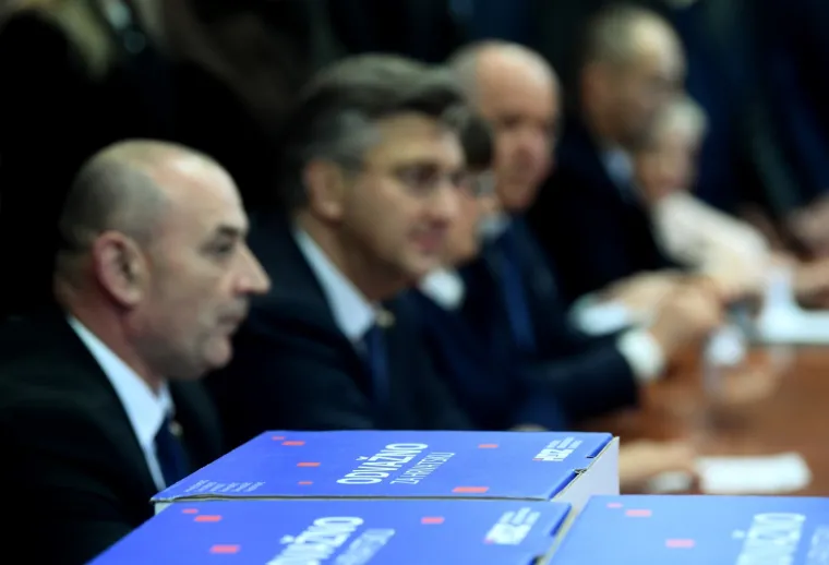 Plenković predao vi&scaron;e od 45.000 potpisa za predsjednika HDZ-a: 'Uvjereni smo da ćemo pobijediti'