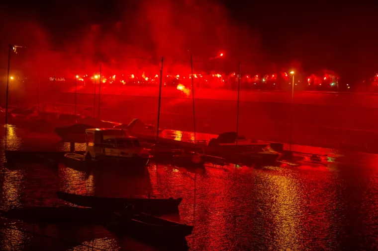 28.02.2020. Osijek -Povodom 73 rodjendana NK Osijeka navijaci Kohorte organizirali bakljadu u Zimskoj luci.. Photo: Davor Javorovic/PIXSELL
