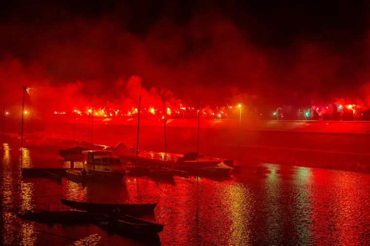 28.02.2020. Osijek -Povodom 73 rodjendana NK Osijeka navijaci Kohorte organizirali bakljadu u Zimskoj luci.. Photo: Davor Javorovic/PIXSELL