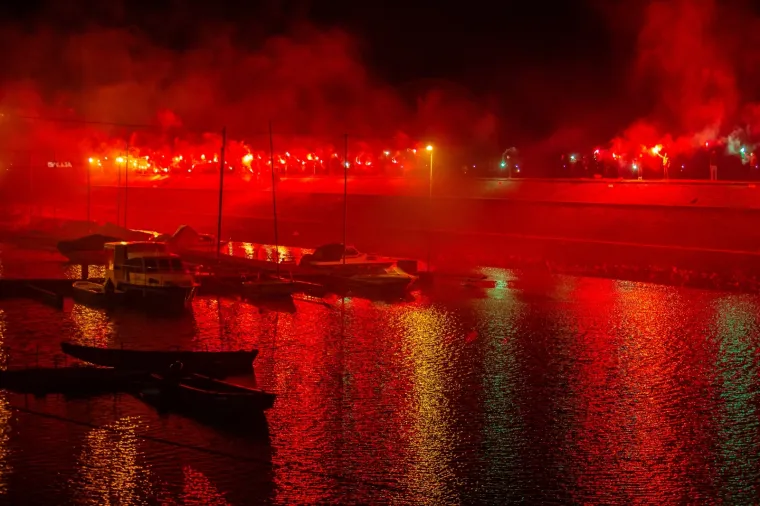 28.02.2020. Osijek -Povodom 73 rodjendana NK Osijeka navijaci Kohorte organizirali bakljadu u Zimskoj luci.. Photo: Davor Javorovic/PIXSELL