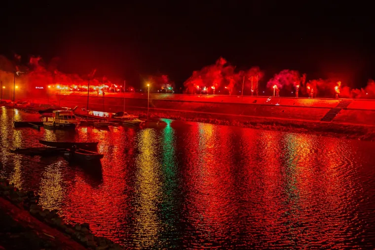 28.02.2020. Osijek -Povodom 73 rodjendana NK Osijeka navijaci Kohorte organizirali bakljadu u Zimskoj luci.. Photo: Davor Javorovic/PIXSELL