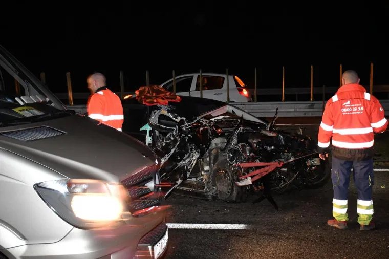 Stravična nesreća na autocesti u Slavoniji: U sudaru s kamionom te&scaron;ko ozlijeđeni mu&scaron;karac i žena