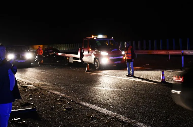 Stravična nesreća na autocesti u Slavoniji: U sudaru s kamionom te&scaron;ko ozlijeđeni mu&scaron;karac i žena