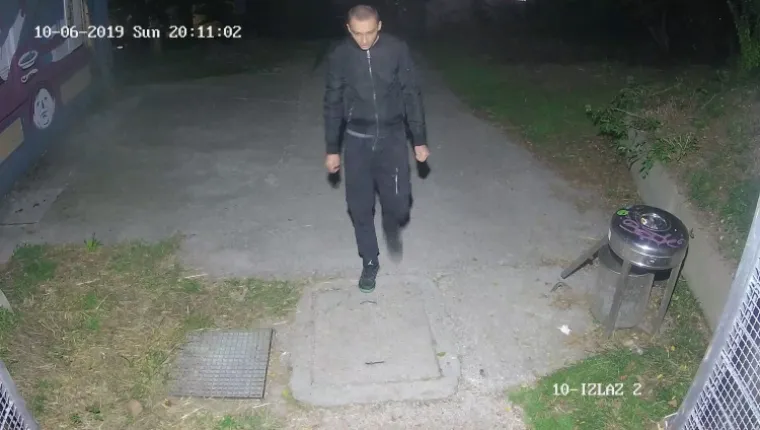 Razbojni&scaron;tvo u Zagrebu: Policija traži ovih pet mladića, prepoznajete li ih?
