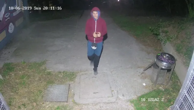 Razbojni&scaron;tvo u Zagrebu: Policija traži ovih pet mladića, prepoznajete li ih?