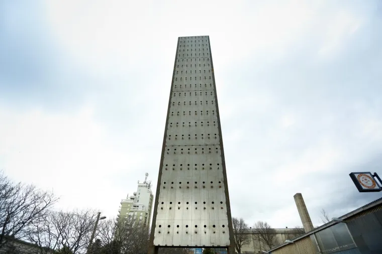 Neboder za ptice sa 160 ptičjih stanova postavljen u Rijeci