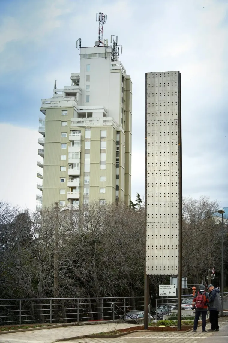 Neboder za ptice sa 160 ptičjih stanova postavljen u Rijeci
