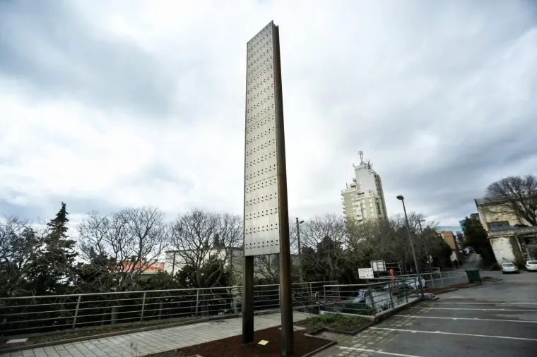 Neboder za ptice sa 160 ptičjih stanova postavljen u Rijeci