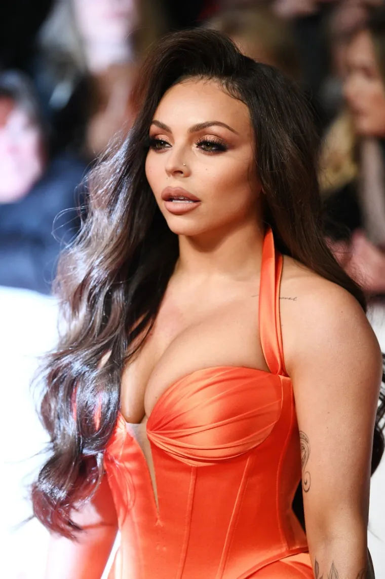 Pjevačica Jesy Nelson (28) zablistala je u narančastoj korzet haljini na dodijeli National Television Awardsa u Londonu. Foto: Profimedia