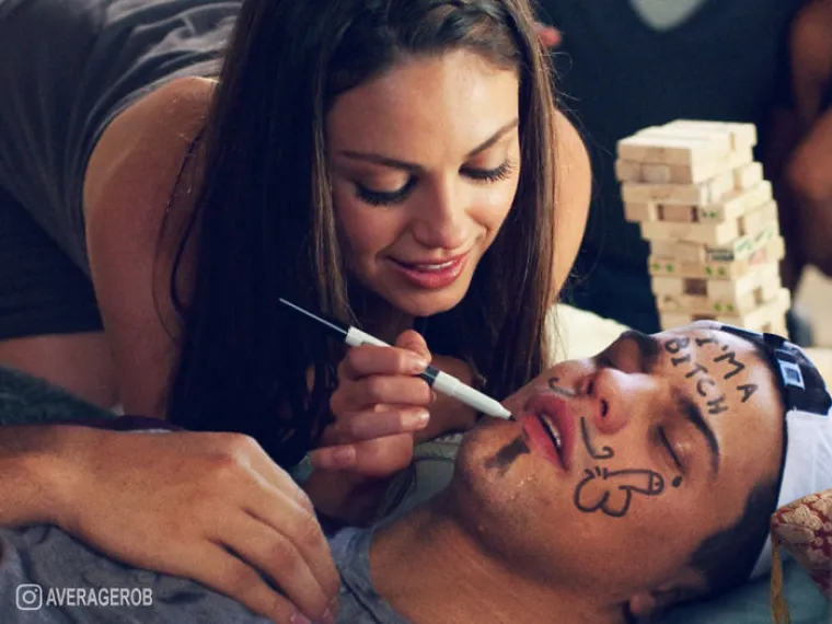 Živi svoje snove: Pogledajte kako se ovaj mladić pomoću photoshopa ubacuje u fotografije poznatih osoba