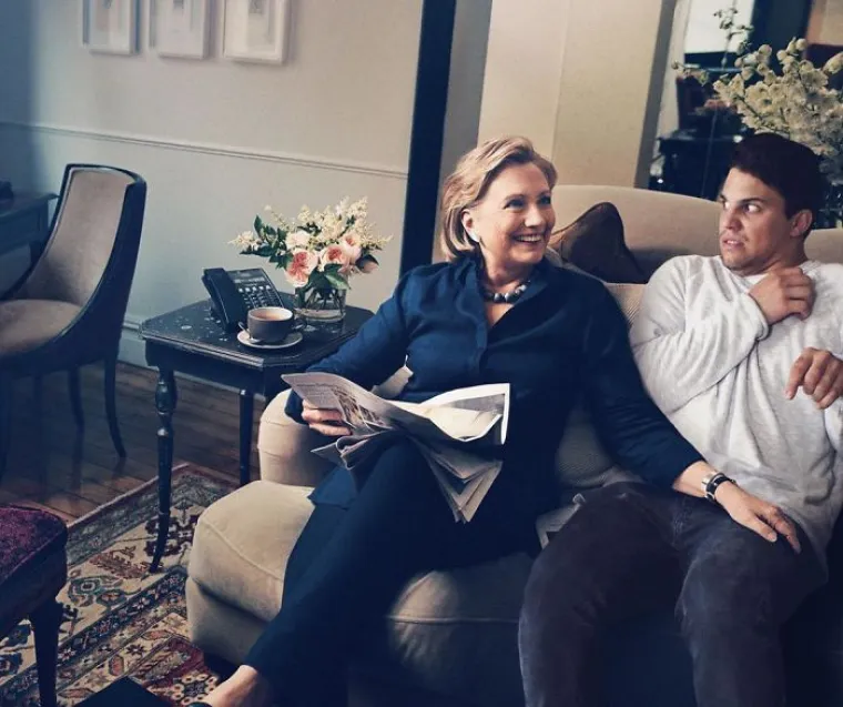 Živi svoje snove: Pogledajte kako se ovaj mladić pomoću photoshopa ubacuje u fotografije poznatih osoba