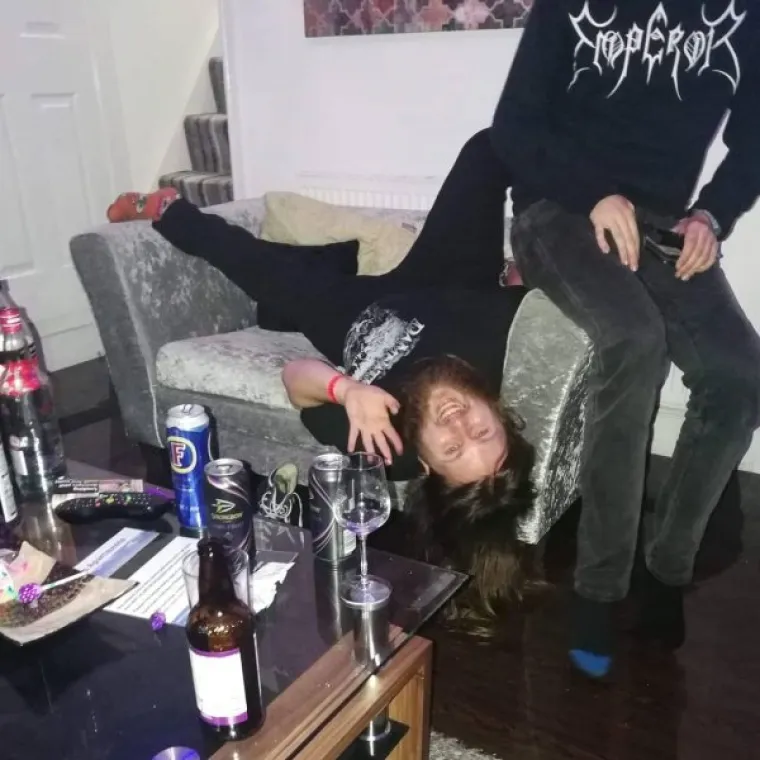 NJIHOV VIKEND BIO JE BURAN: Nekoliko ča&scaron;ica previ&scaron;e skupo će ih ko&scaron;tati, sve će vam biti jasno kad pogledate fotografije