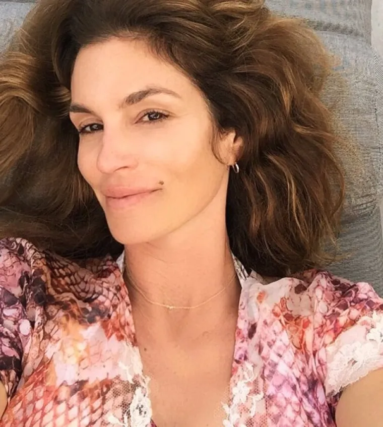 Instagram/cindycrawford