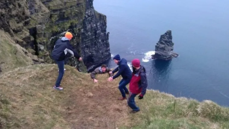 ONI SU PAMET OSTAVILI KOD KUĆE: Požalili su čim su shvatili da su njihove fotografije osvanule na internetu