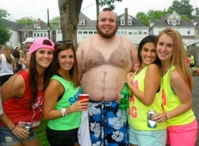 ONI SU PAMET OSTAVILI KOD KUĆE: Požalili su čim su shvatili da su njihove fotografije osvanule na internetu