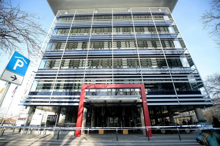 Evakuirana zgrada u Zagrebu zbog dojave o bombi, policija ekspresno iza&scaron;la na teren