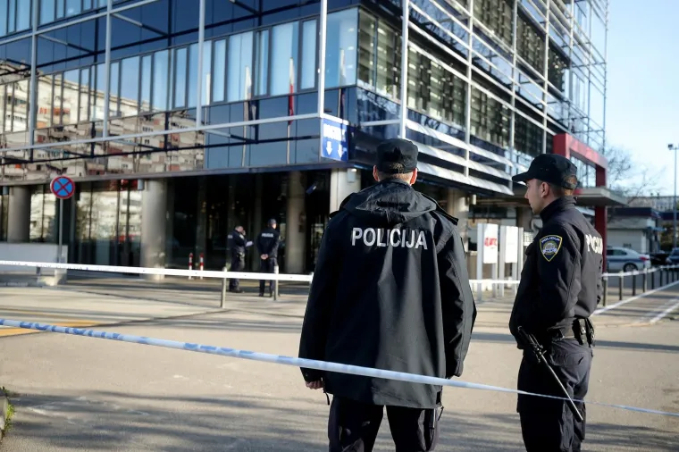 Evakuirana zgrada u Zagrebu zbog dojave o bombi, policija ekspresno iza&scaron;la na teren