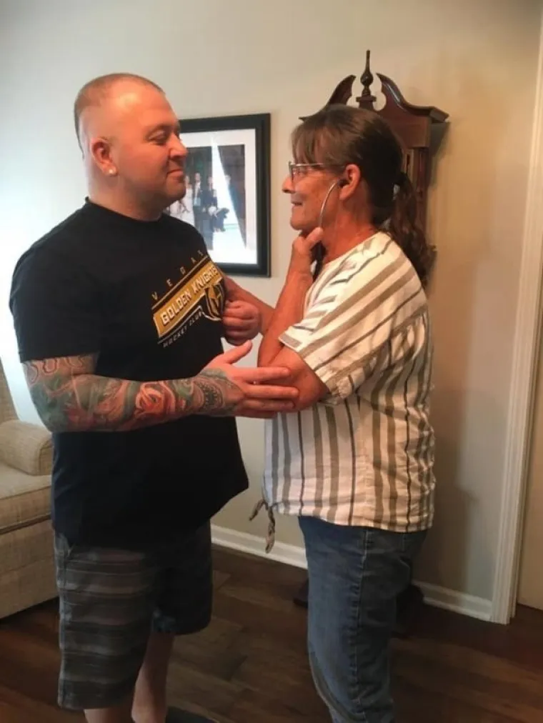 Majka slu&scaron;a srce svoje preminule kćeri kako kuca u tijelu mu&scaron;karca kojem je to srce spasilo život.