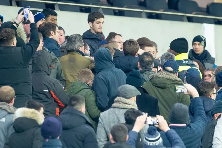 Nogometaši Norwich Cityja sinoć su izborili plasman u četvrtfinle engleskog FA kupa nakon što su na gostovanju u Londonu pobijedili Tottenham boljim izvođenjem jedanaesteraca sa 3-2 nakon što je utakmica završila 1:1.