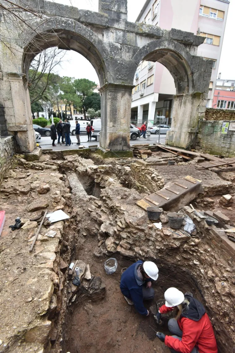Iznimno arheološko otkriće! Pronađeni histarski žarni grobovi iz razdoblja prije rimske vladavine