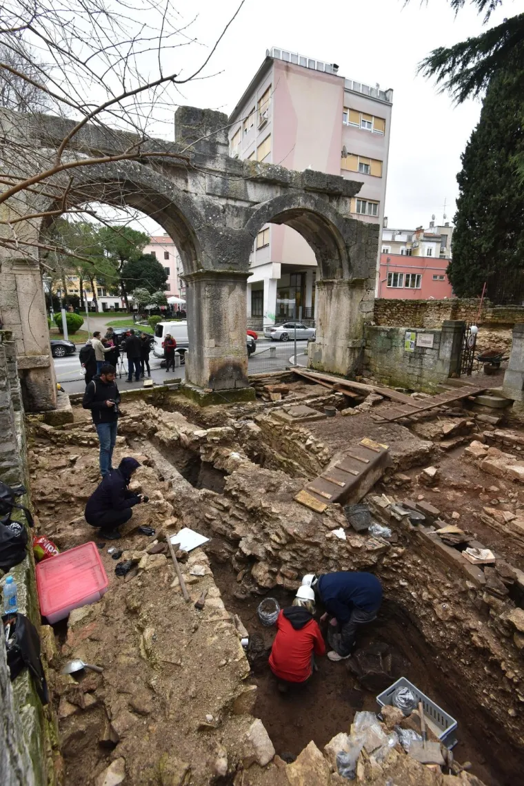 Iznimno arheološko otkriće! Pronađeni histarski žarni grobovi iz razdoblja prije rimske vladavine