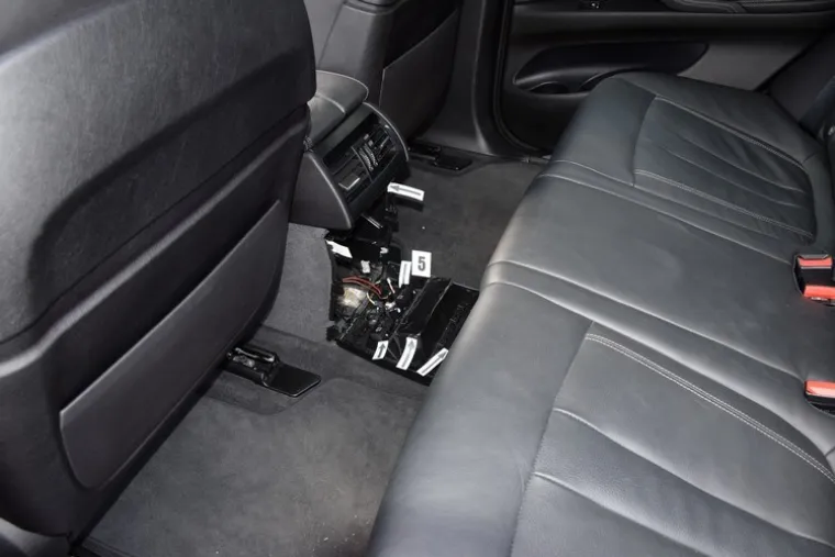 Pali krijumčari kokaina i amfetamina: Pogledajte kako su skrivali drogu u autu